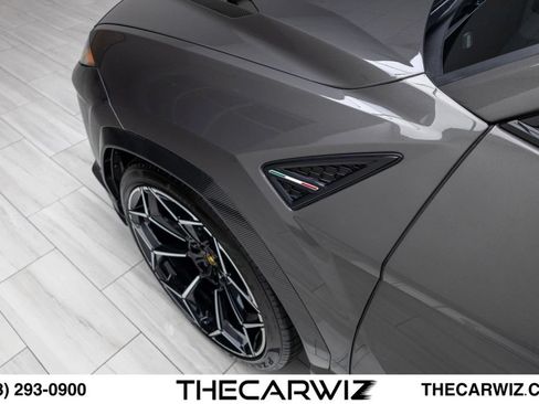 Used 2023 Lamborghini Urus Performante AWD/4WD image 16