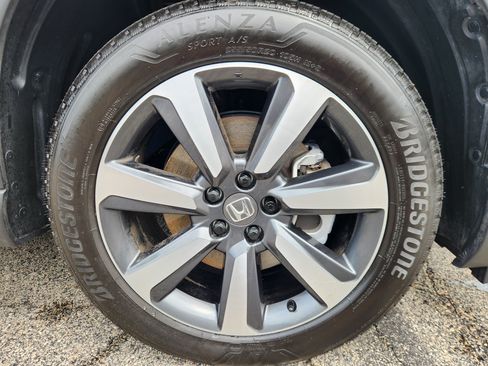 Used 2025 Honda Pilot Touring image 22