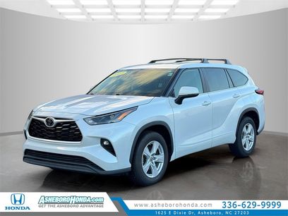 Used 2023 Toyota Highlander LE