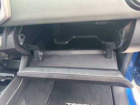 Used 2017 Toyota Tacoma SR5 w/ Tow Package image 13