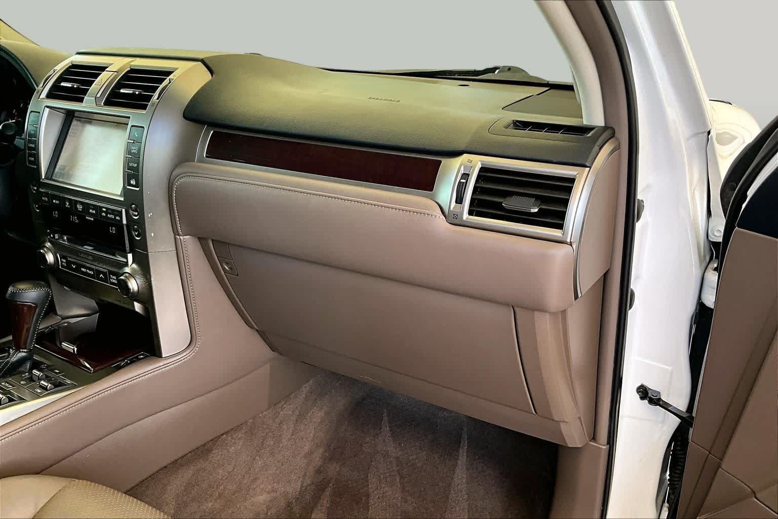 Used 2019 Lexus GX 460 Luxury AWD/4WD image 16