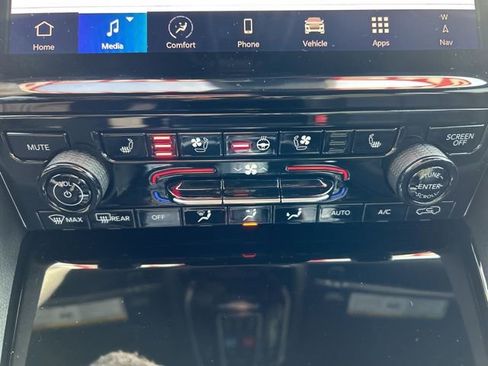 Used 2024 Jeep Grand Cherokee Overland image 27