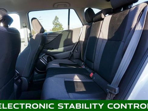 Used 2023 Subaru Outback Premium image 7