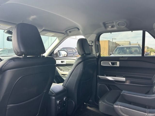 Used 2020 Ford Explorer Limited AWD/4WD image 12