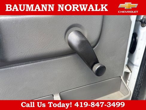 Used 2007 GMC Savana 2500 RWD image 31