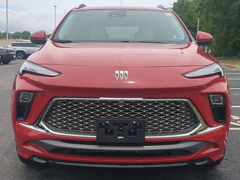 Used 2026 Buick Encore GX Avenir w/ Avenir Technology Package FWD image 8