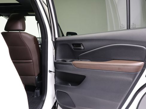 Used 2025 Honda Passport EX-L image 49