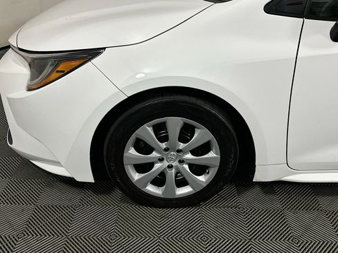 Used 2022 Toyota Corolla LE image 11