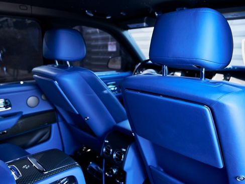 Used 2021 Rolls-Royce Cullinan Black Badge image 46