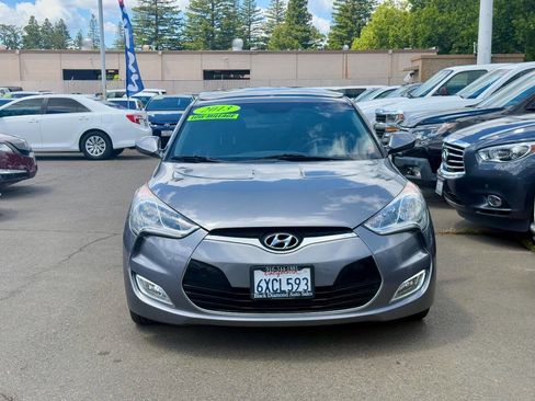 Used 2013 Hyundai Veloster w/ Style Pkg image 11