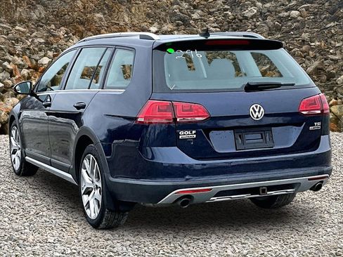 Used 2017 Volkswagen Golf Alltrack SEL image 11