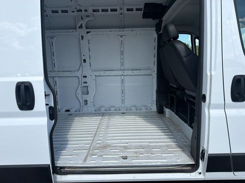 Used 2026 RAM ProMaster 2500 w/ Convenience Group FWD image 21