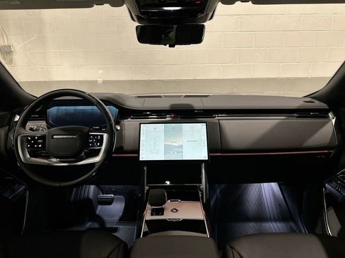 New 2026 Land Rover Range Rover Long Wheelbase SE image 8