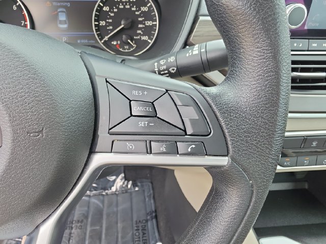 Used 2025 Nissan Altima 2.5 SV FWD image 22