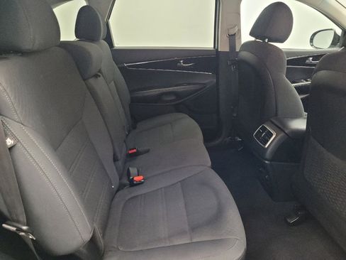 Used 2020 Kia Sorento AWD V6 image 19