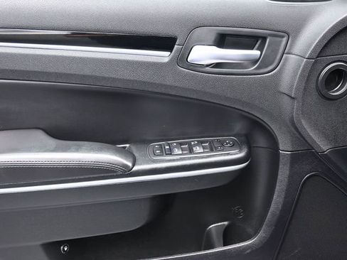 Used 2023 Chrysler 300 Touring RWD image 12