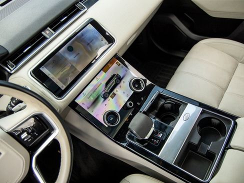 Used 2023 Land Rover Range Rover Velar R-Dynamic S image 27