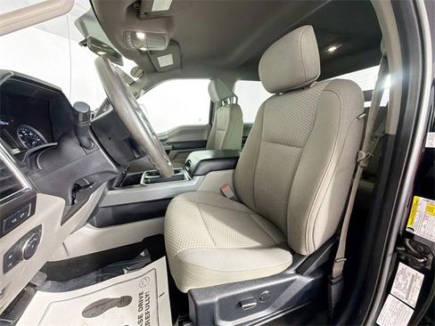 Used 2017 Ford F250 XLT w/ XLT Premium Package image 19