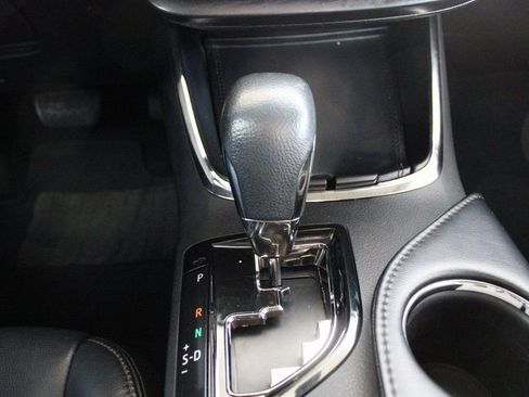 Used 2017 Toyota Avalon XLE image 36