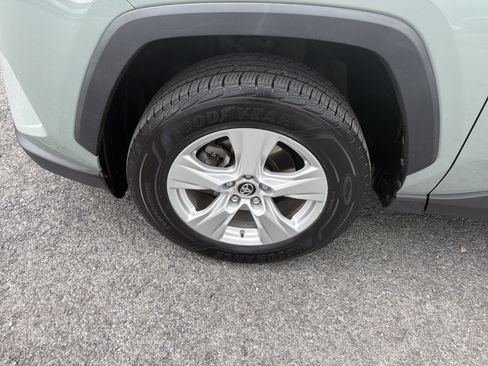 Used 2019 Toyota RAV4 XLE w/ Convenience Package AWD/4WD image 12