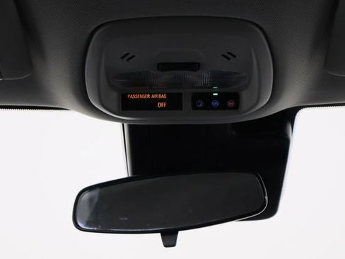 Used 2025 Chevrolet Trax LT w/ LT Convenience Package image 24