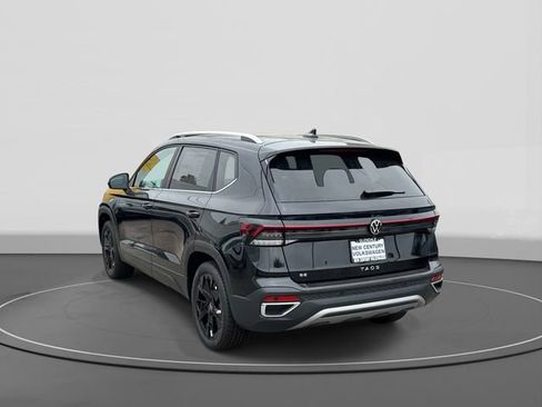 New 2026 Volkswagen Taos SE FWD image 3