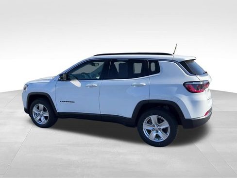 Used 2022 Jeep Compass Latitude AWD/4WD image 4