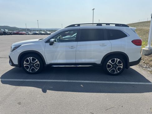 Used 2023 Subaru Ascent Limited w/ Technology Package AWD/4WD image 5