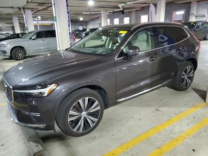 Used 2023 Volvo XC60 B5 Ultimate w/ Climate Package
