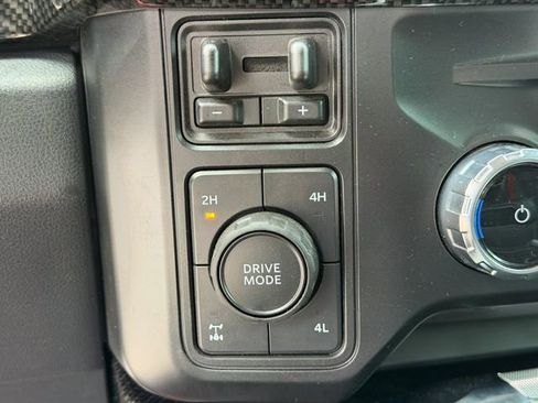 Used 2024 Ford F250 Lariat w/ Lariat Ultimate Package AWD/4WD image 22