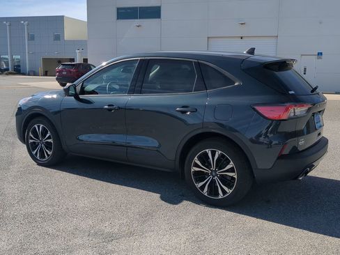 Used 2022 Ford Escape SE w/ SE Sport Appearance Package image 15