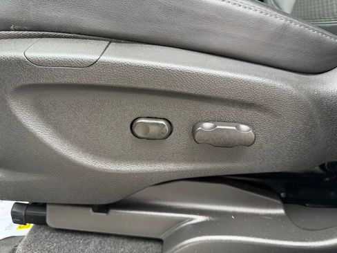 Used 2019 Buick Encore Preferred AWD/4WD image 17