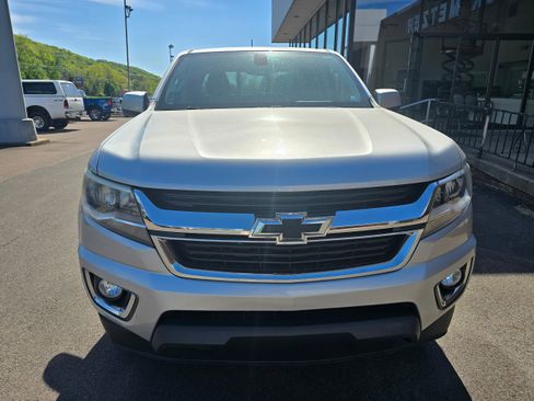 Used 2019 Chevrolet Colorado LT w/ LT Convenience Package AWD/4WD image 2