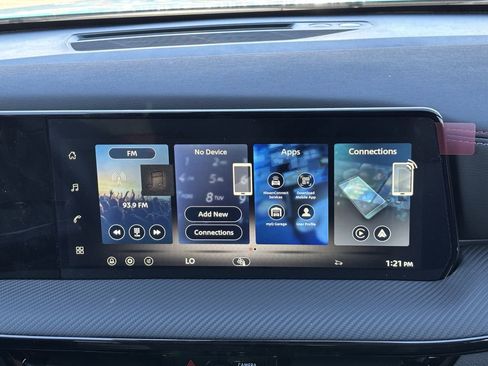 New 2026 Nissan Kicks SR image 16