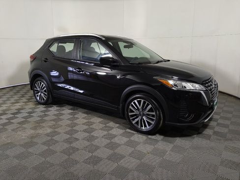 Used 2024 Nissan Kicks SV FWD image 11