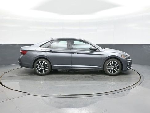 New 2026 Volkswagen Jetta SE FWD image 8