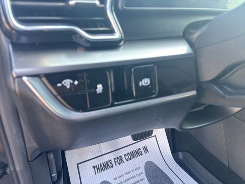 Certified 2025 Kia Sportage EX image 9