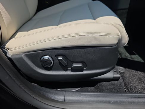 New 2026 Genesis GV70 2.5T Advanced AWD/4WD image 37