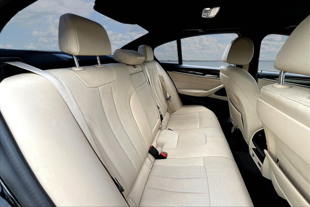 Used 2021 BMW 530i w/ Premium Package RWD image 24