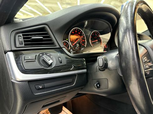 Used 2013 BMW 550i Sedan image 17