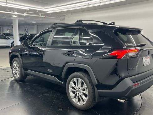 Used 2025 Toyota RAV4 XLE Premium image 4