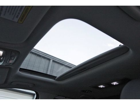 Used 2025 Kia Telluride EX w/ EX Captain's Chair Package FWD image 23