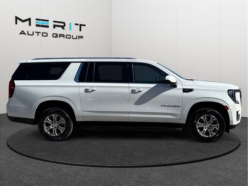 Used 2022 GMC Yukon XL SLE image 10