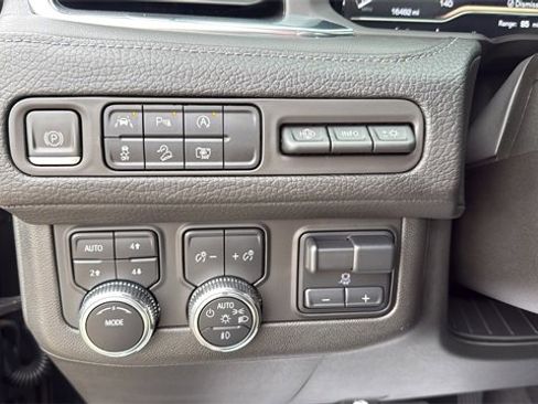 Used 2023 GMC Yukon Denali w/ Max Trailering Package image 29