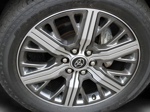 Used 2023 Toyota Sequoia Capstone image 33