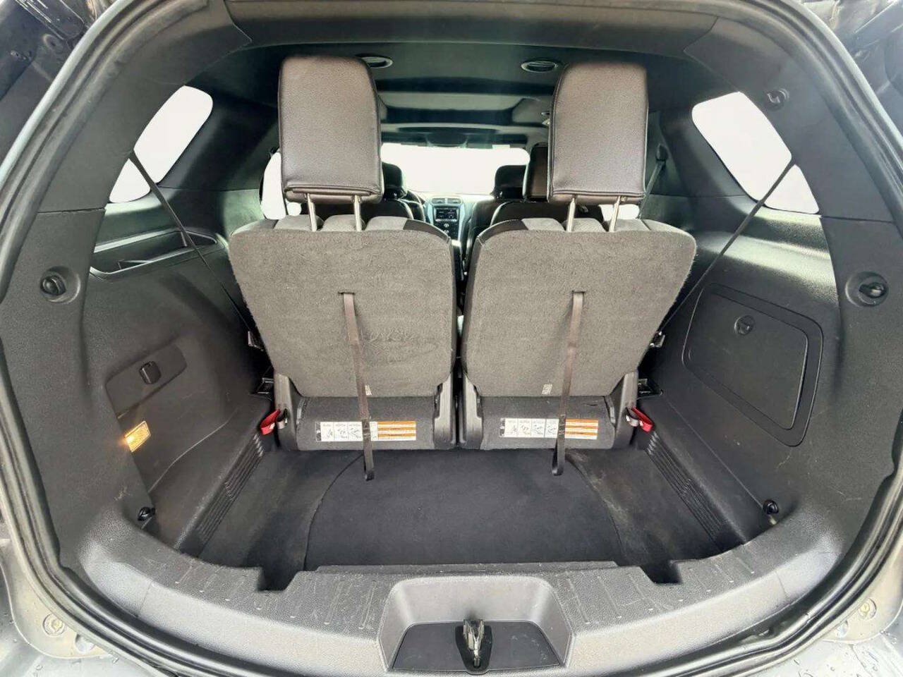 Used 2015 Ford Explorer XLT w/ Equipment Group 202A AWD/4WD image 5
