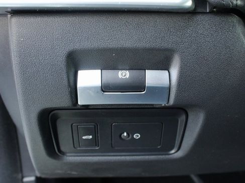 Used 2020 Jaguar XE S image 16