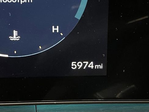 Used 2024 Hyundai Santa Fe Limited image 6