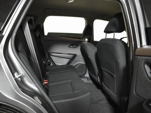 Used 2023 Nissan Rogue S image 29