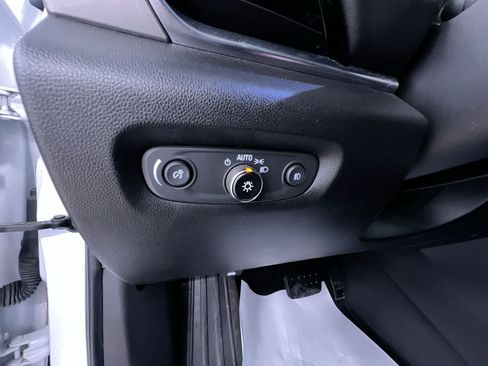 Used 2020 Chevrolet Traverse RS AWD/4WD image 16